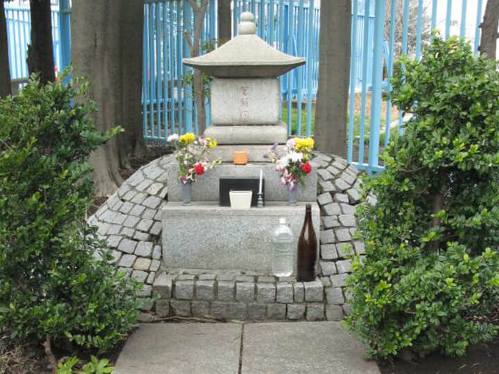 Gundukan Palankin dari Istri Hatakeyama Shigetada