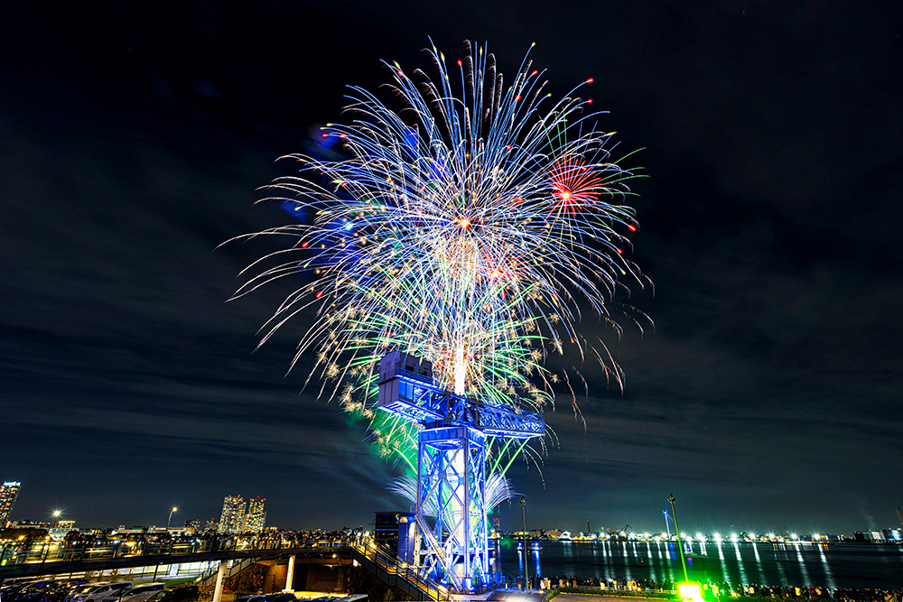 Viewing the Fireworks from YOKOHAMA HAMMERHEAD