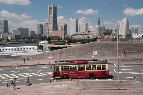 Sightseeing Excursion Bus " Akai Kutsu "