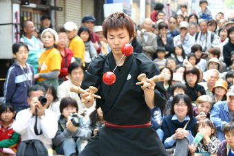 野毛街頭表演